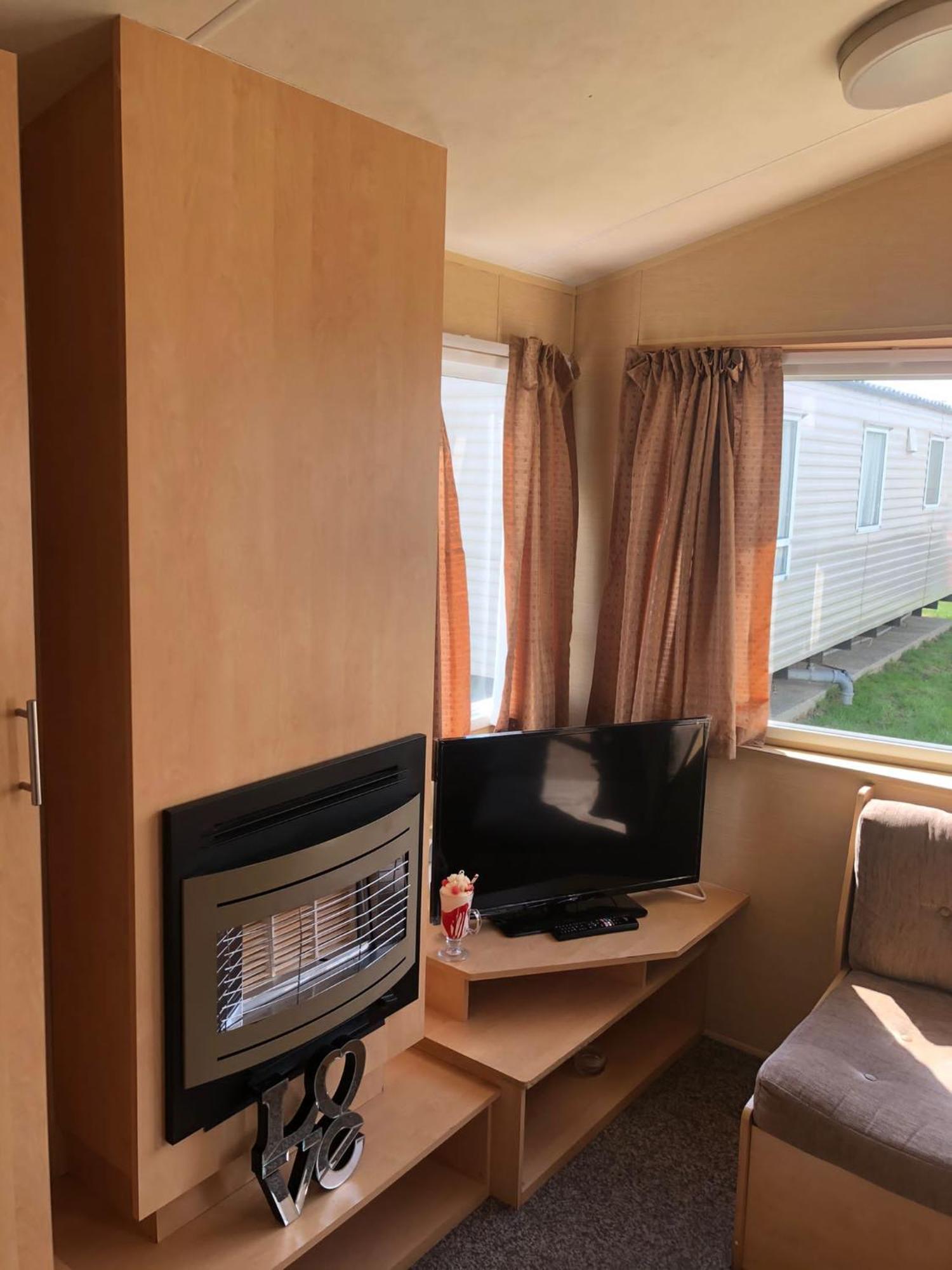 Adorable 2 Bedroom Caravan In แคลกตัน-ออน-ซี ภายนอก รูปภาพ